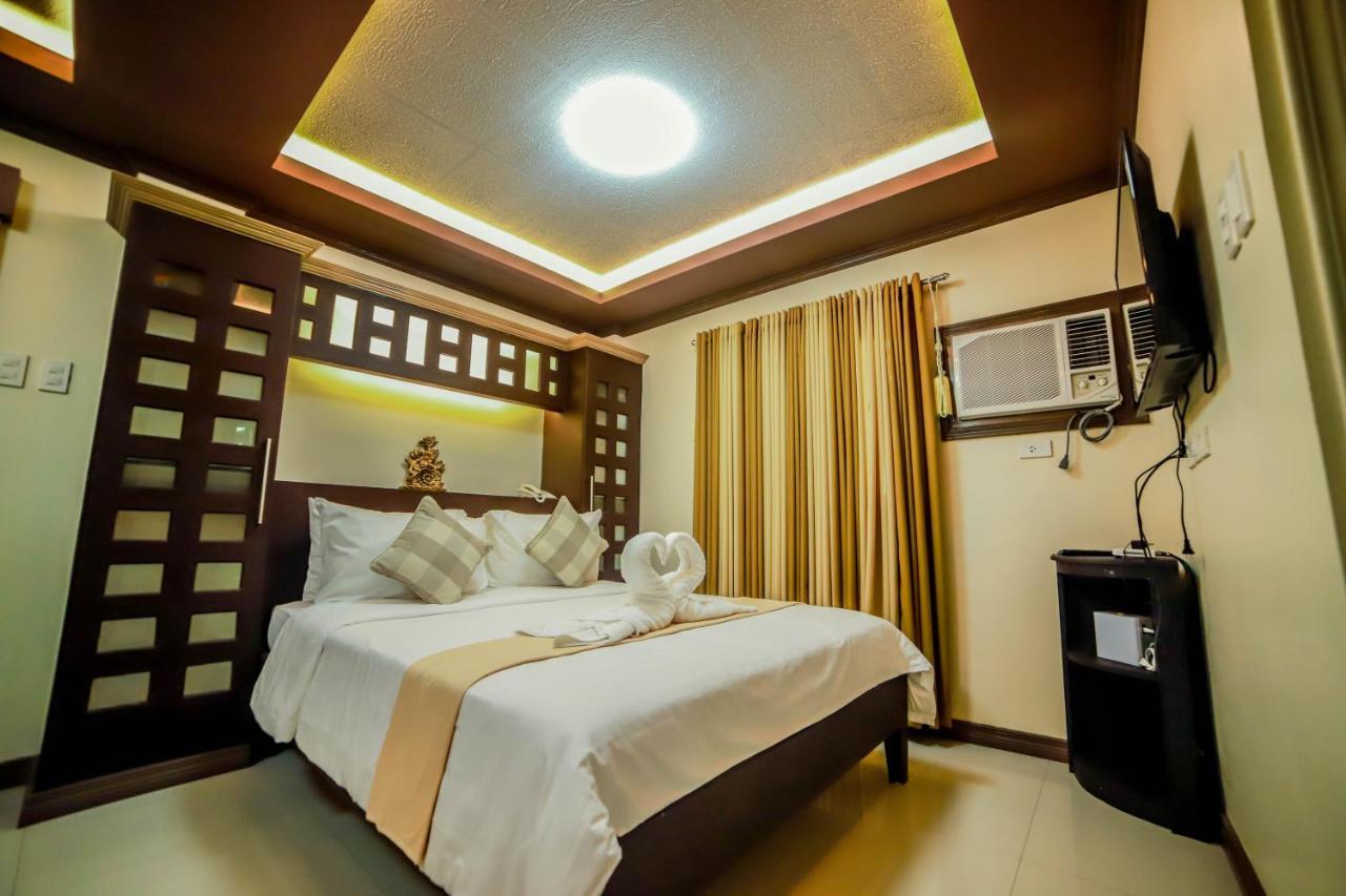 Villa Esmeralda Bryan'S Resort Hotel And Restaurant Palayan City Exteriör bild