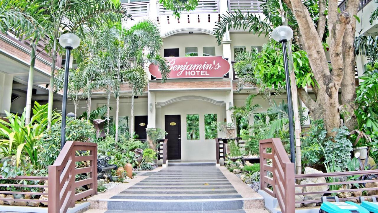 Villa Esmeralda Bryan'S Resort Hotel And Restaurant Palayan City Exteriör bild