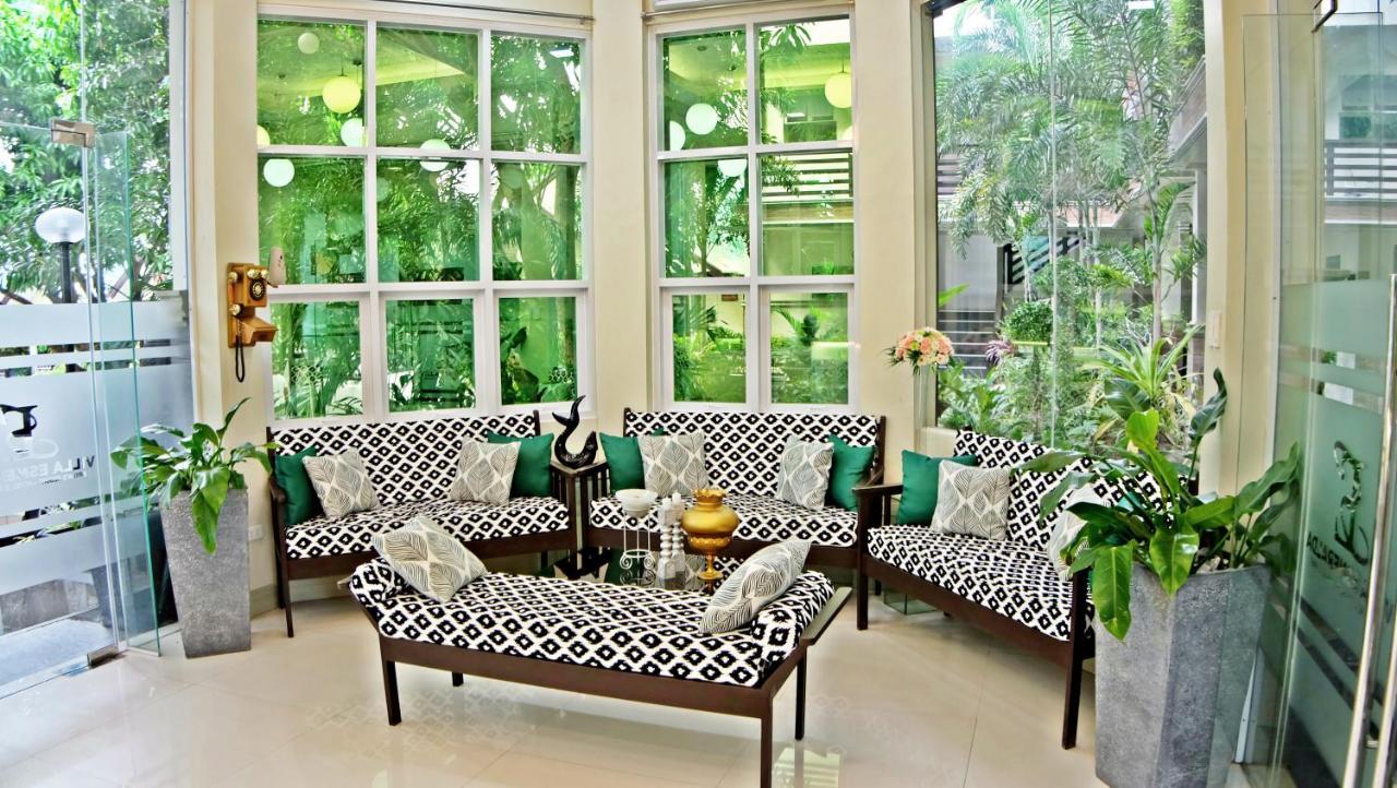 Villa Esmeralda Bryan'S Resort Hotel And Restaurant Palayan City Exteriör bild