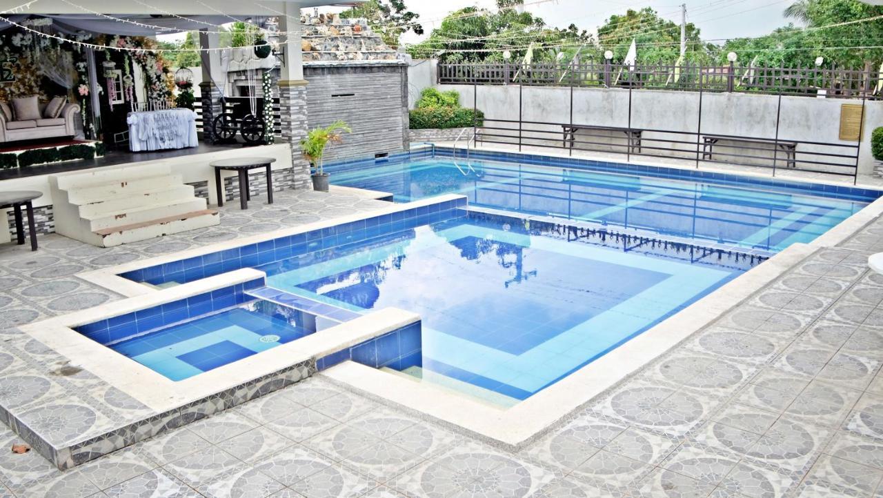 Villa Esmeralda Bryan'S Resort Hotel And Restaurant Palayan City Exteriör bild