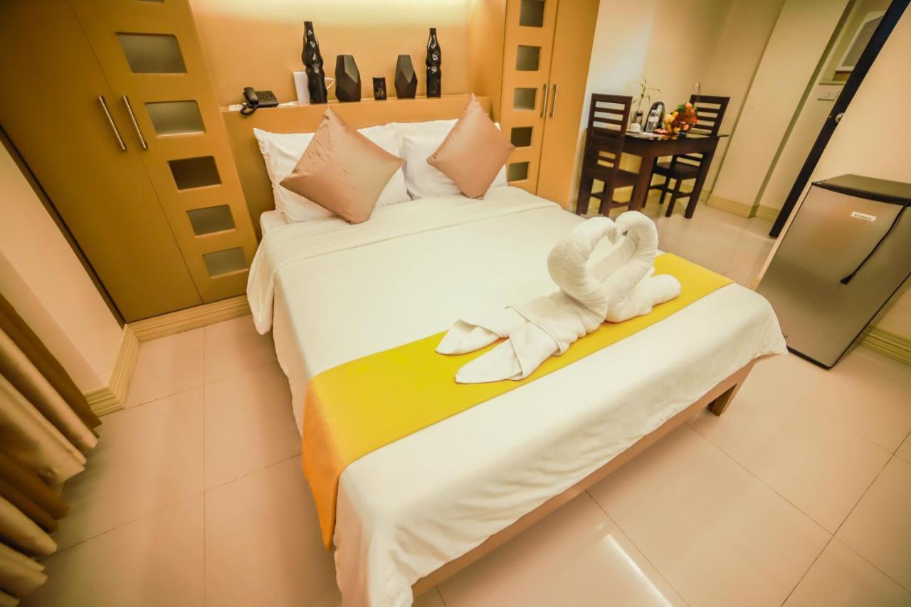 Villa Esmeralda Bryan'S Resort Hotel And Restaurant Palayan City Exteriör bild