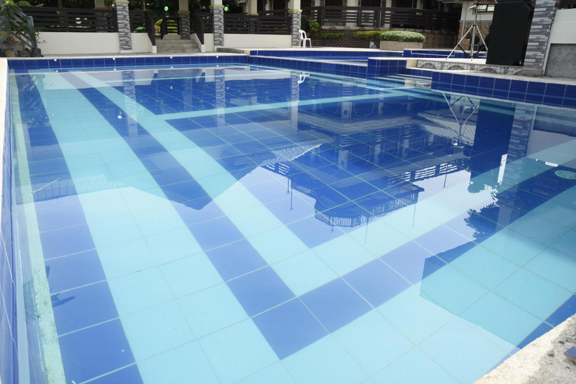Villa Esmeralda Bryan'S Resort Hotel And Restaurant Palayan City Exteriör bild