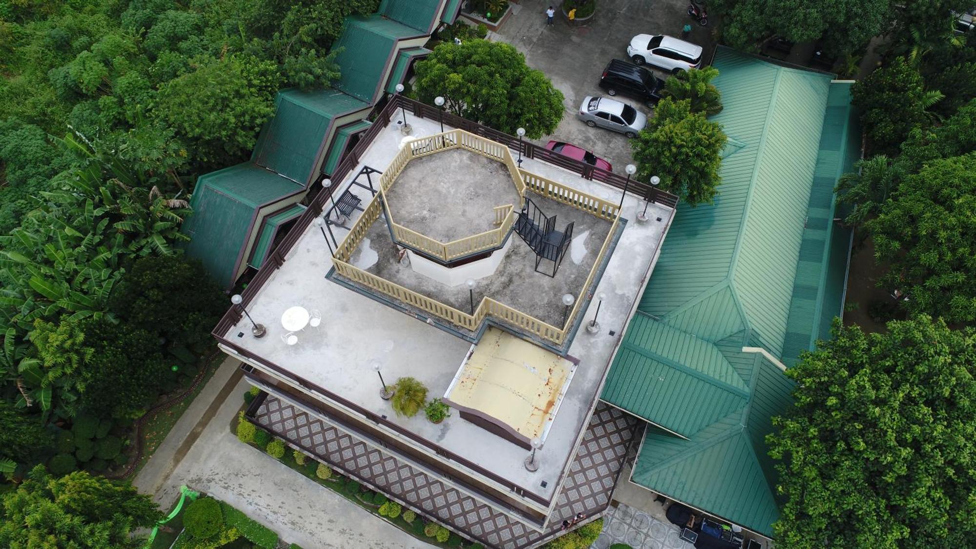 Villa Esmeralda Bryan'S Resort Hotel And Restaurant Palayan City Exteriör bild